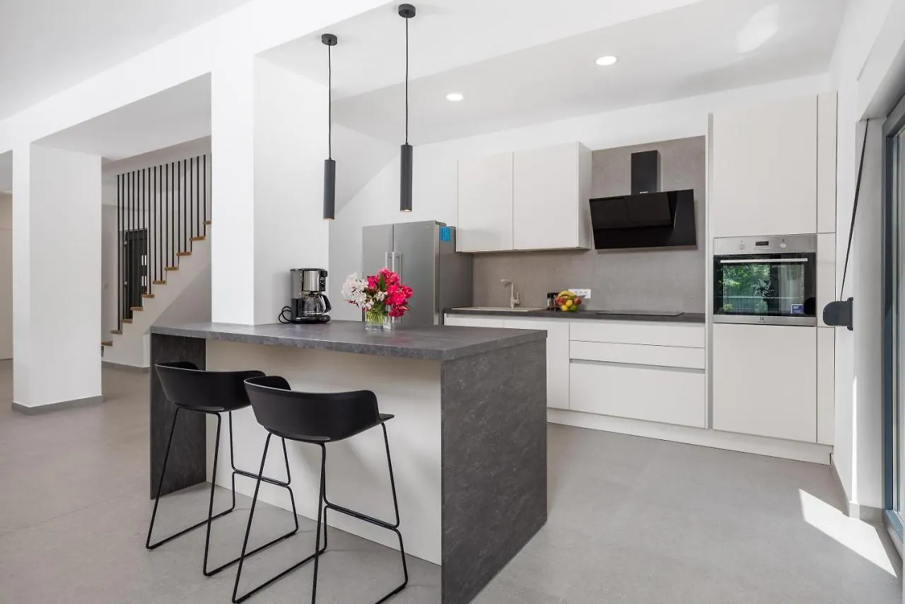 מדביה Villa Floris
