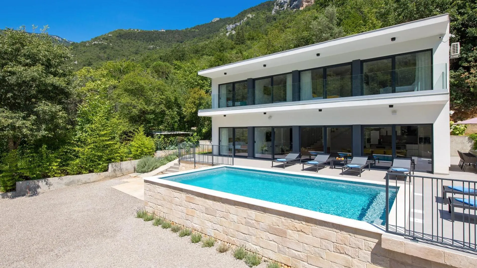 מדביה Villa Floris